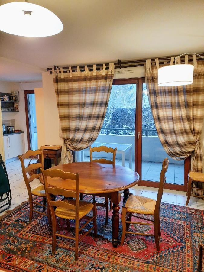 Entre Lac D'Annecy Et Montagnes, Golf Et Parapente A Pieds Talloires Exterior photo