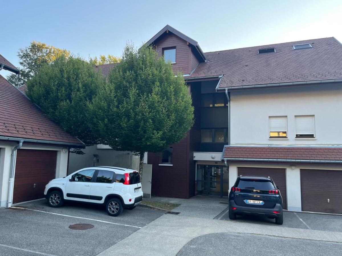 Entre Lac D'Annecy Et Montagnes, Golf Et Parapente A Pieds Talloires Exterior photo