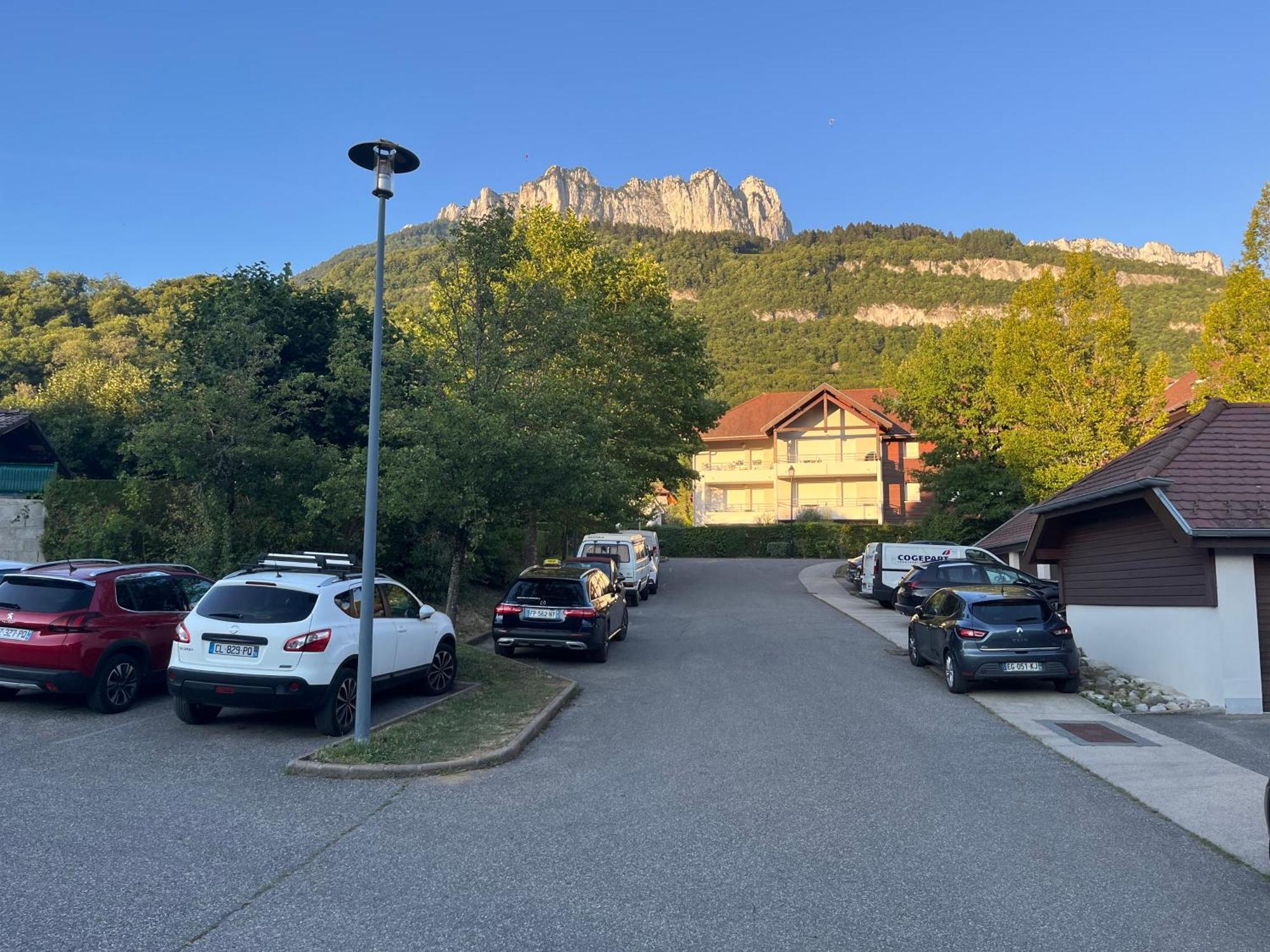 Entre Lac D'Annecy Et Montagnes, Golf Et Parapente A Pieds Talloires Room photo